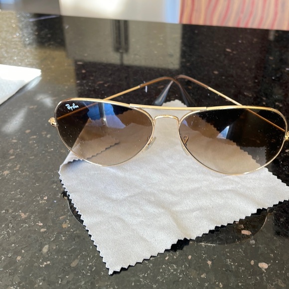 Ray-Bans Sunglasses - Picture 1 of 2